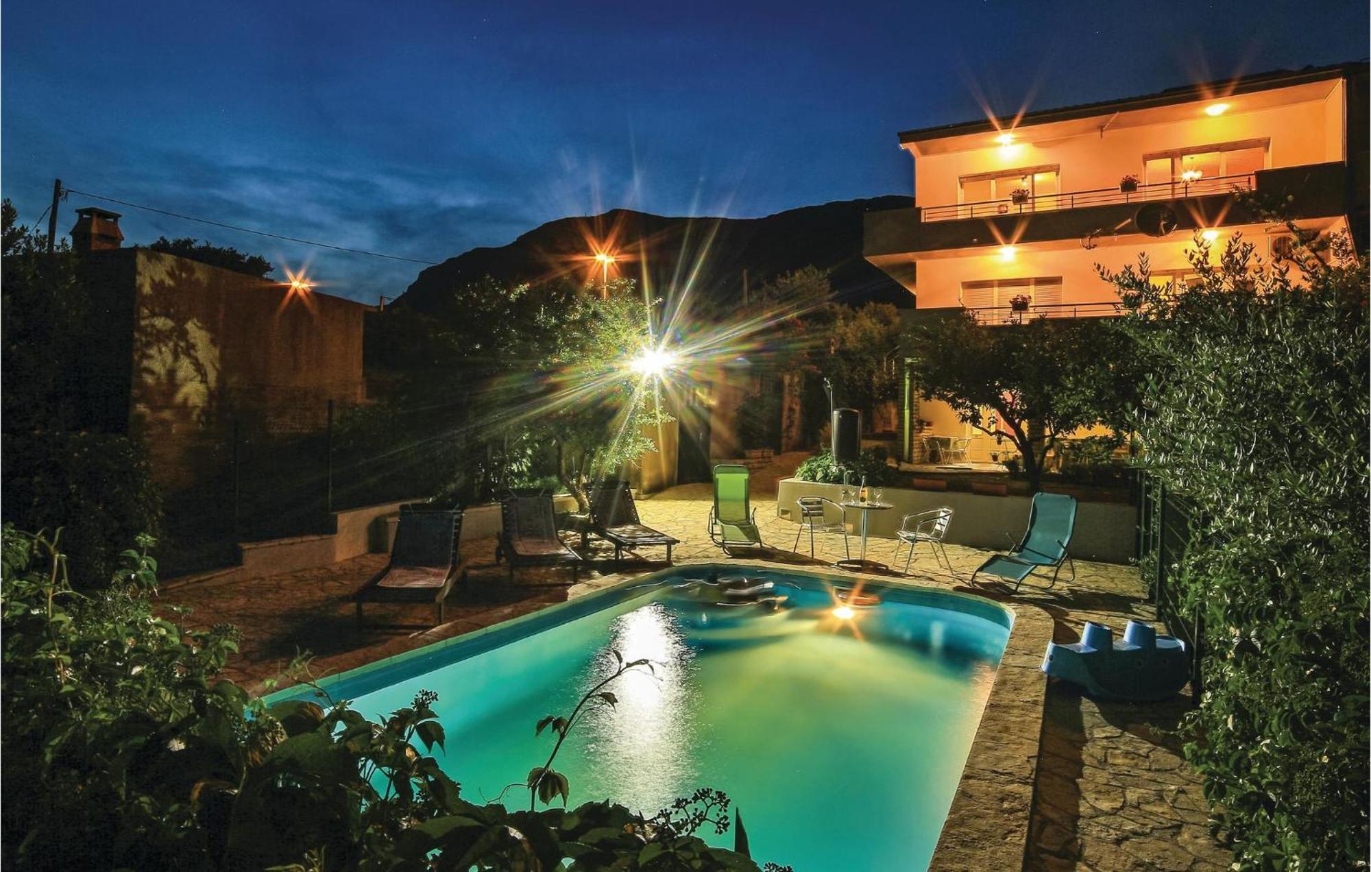 1 Bedroom In Kastel Sucurac *